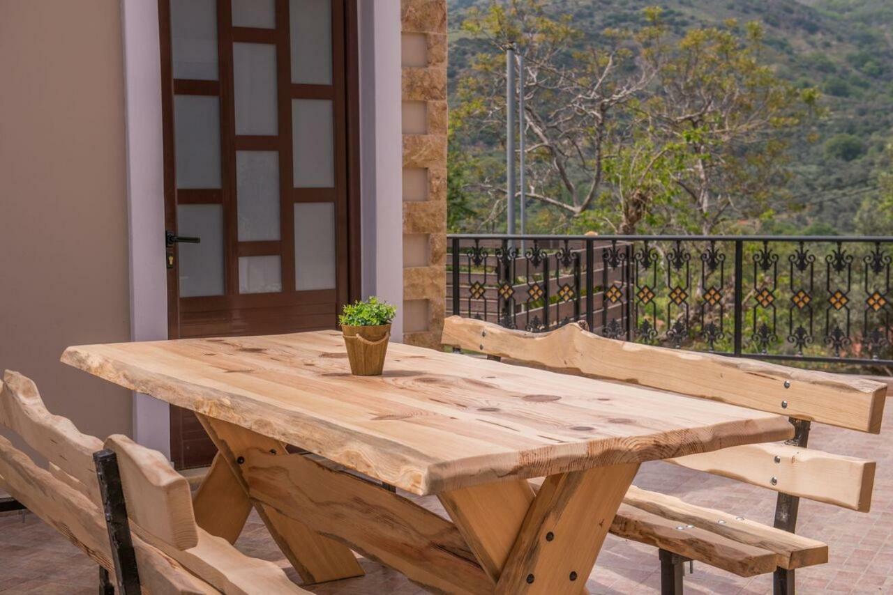 Marika Traditional Home Elos Ngoại thất bức ảnh