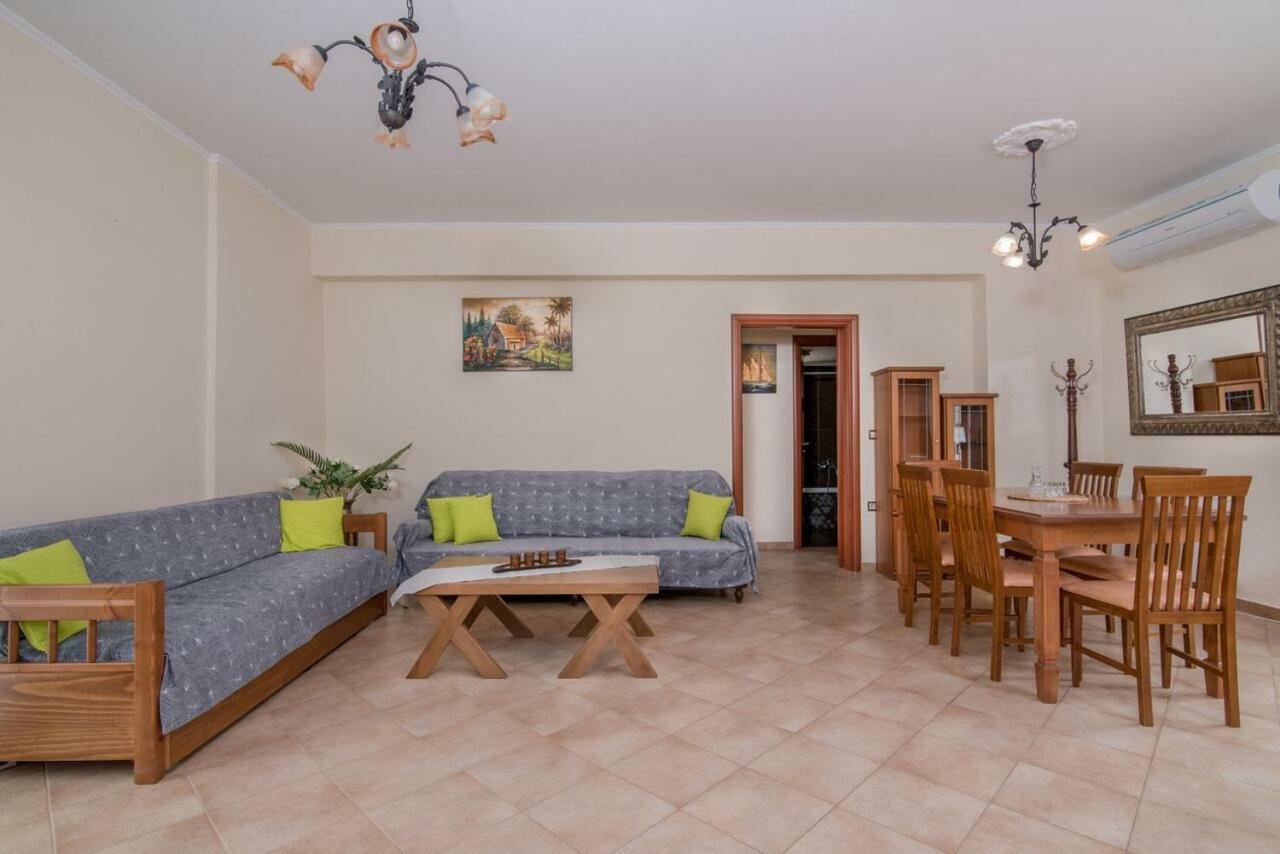 Marika Traditional Home Elos Ngoại thất bức ảnh