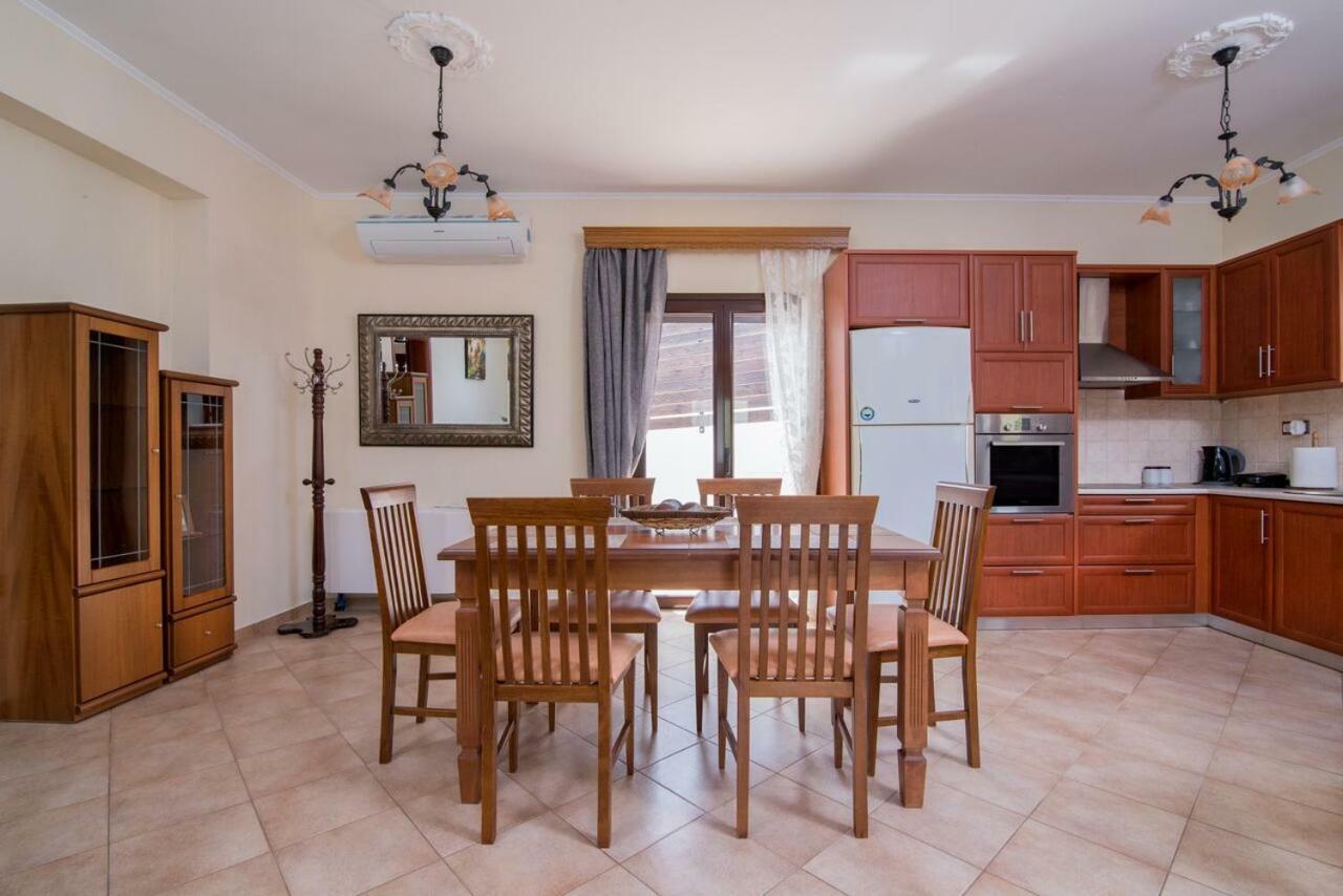 Marika Traditional Home Elos Ngoại thất bức ảnh